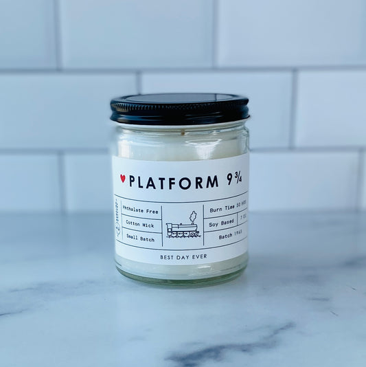 Platform 9 3/4 Candle